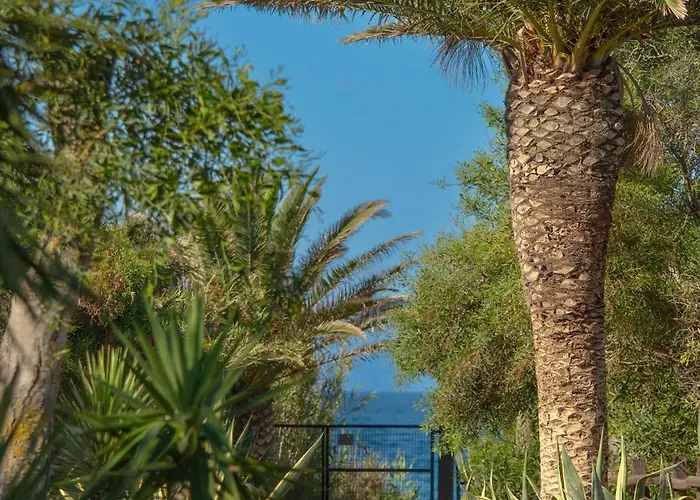 Casara Tres - 2 Dormitorios - Jardín y acceso Privado a la Playa